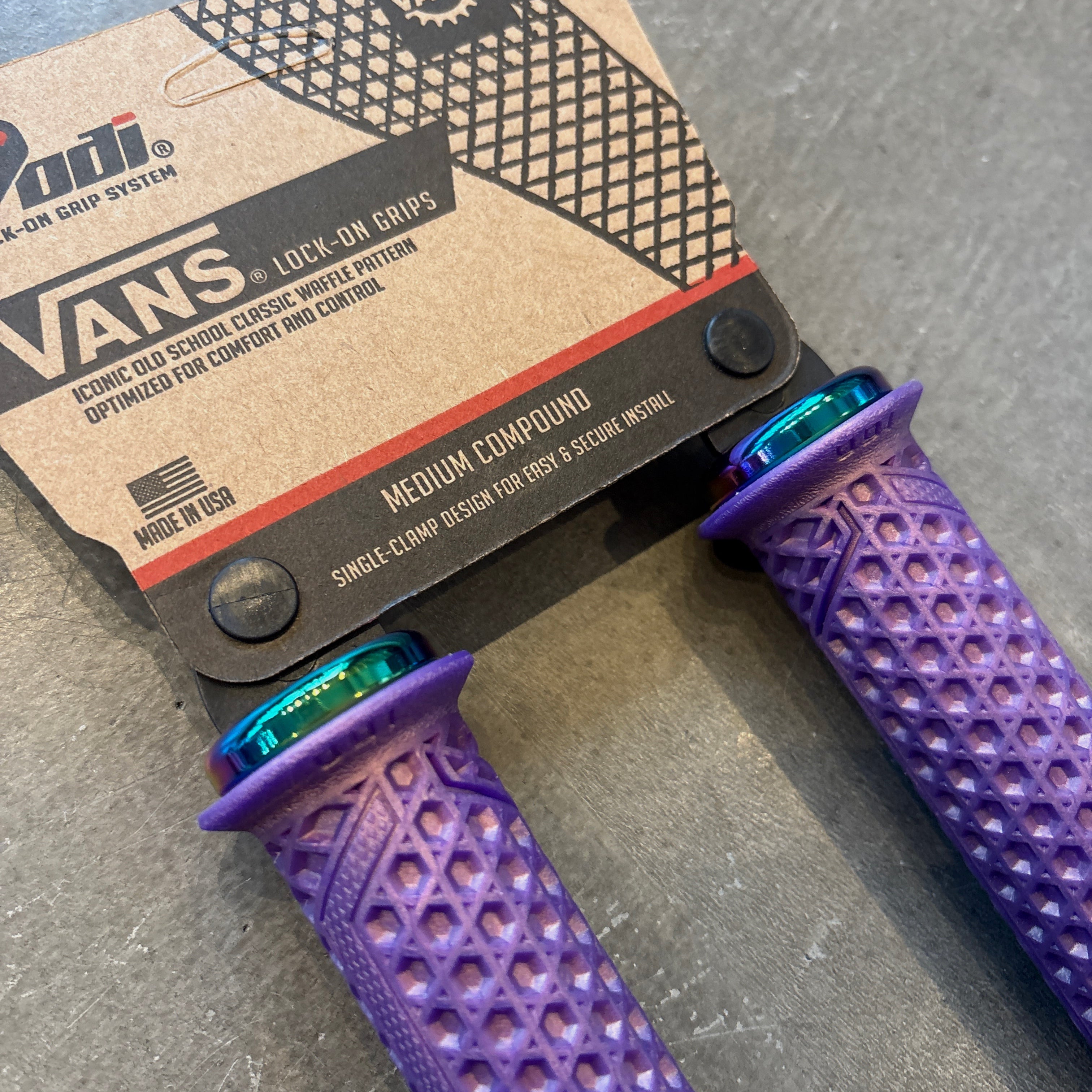 ODI × VANS ロックオングリップ PURPLE – wobikes