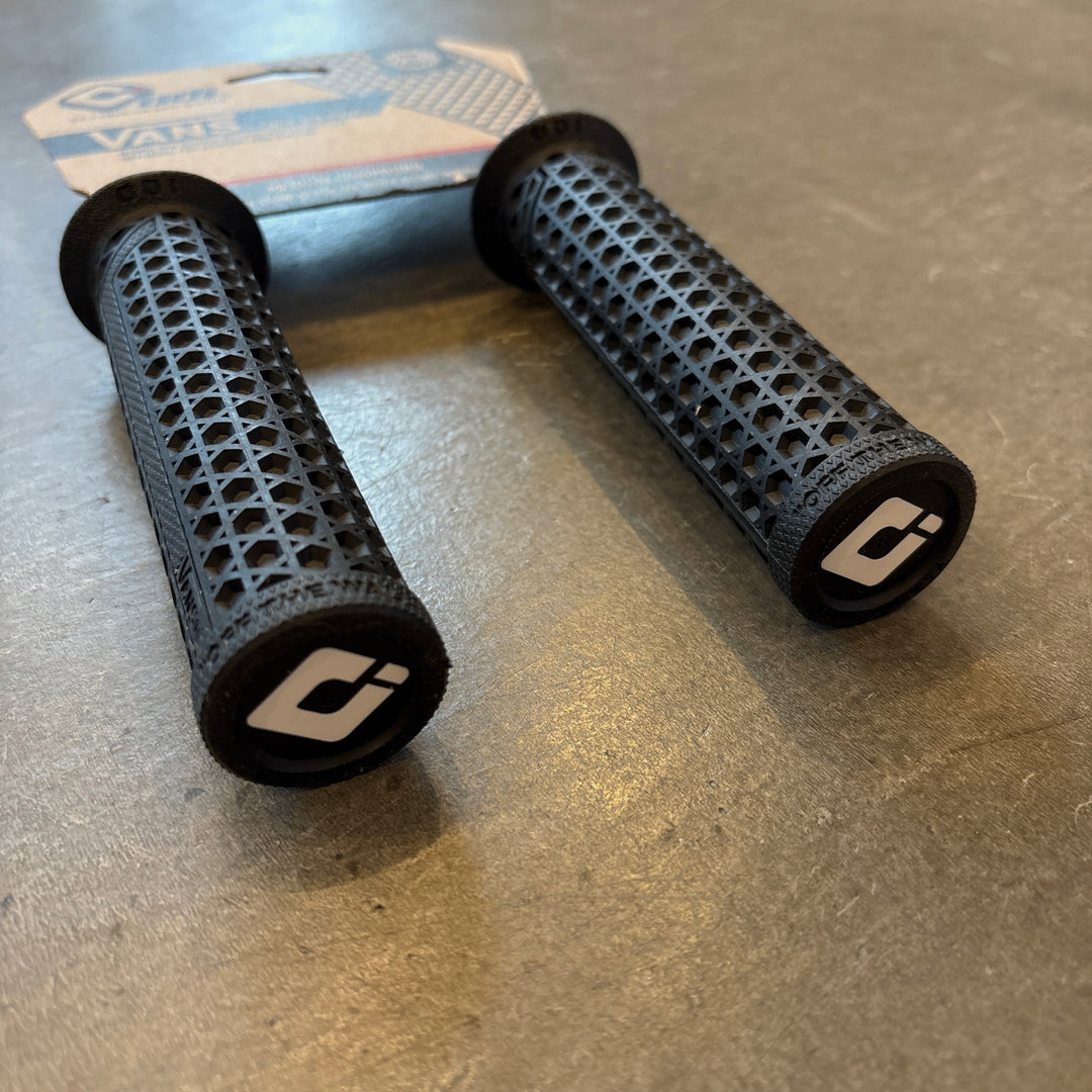 ODI × VANS ロックオングリップ BLACK